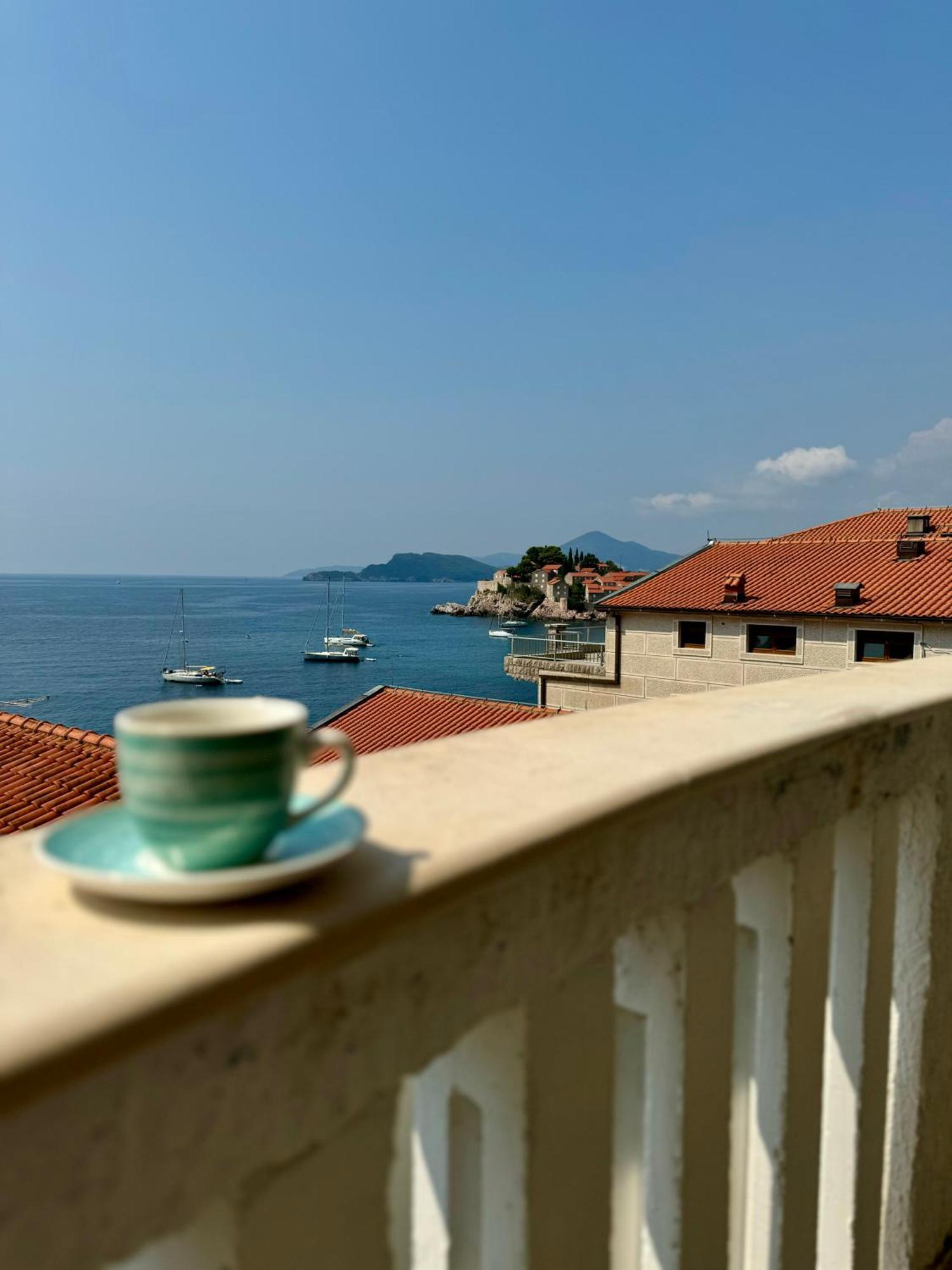 Pine&Sea Beach Retreat Sveti Stefan Esterno foto