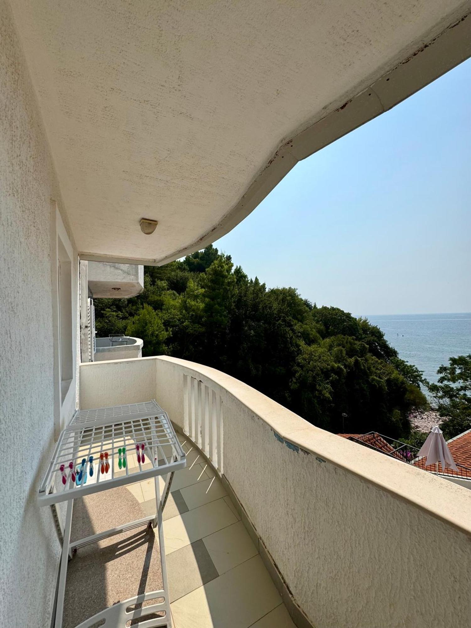 Pine&Sea Beach Retreat Sveti Stefan Esterno foto