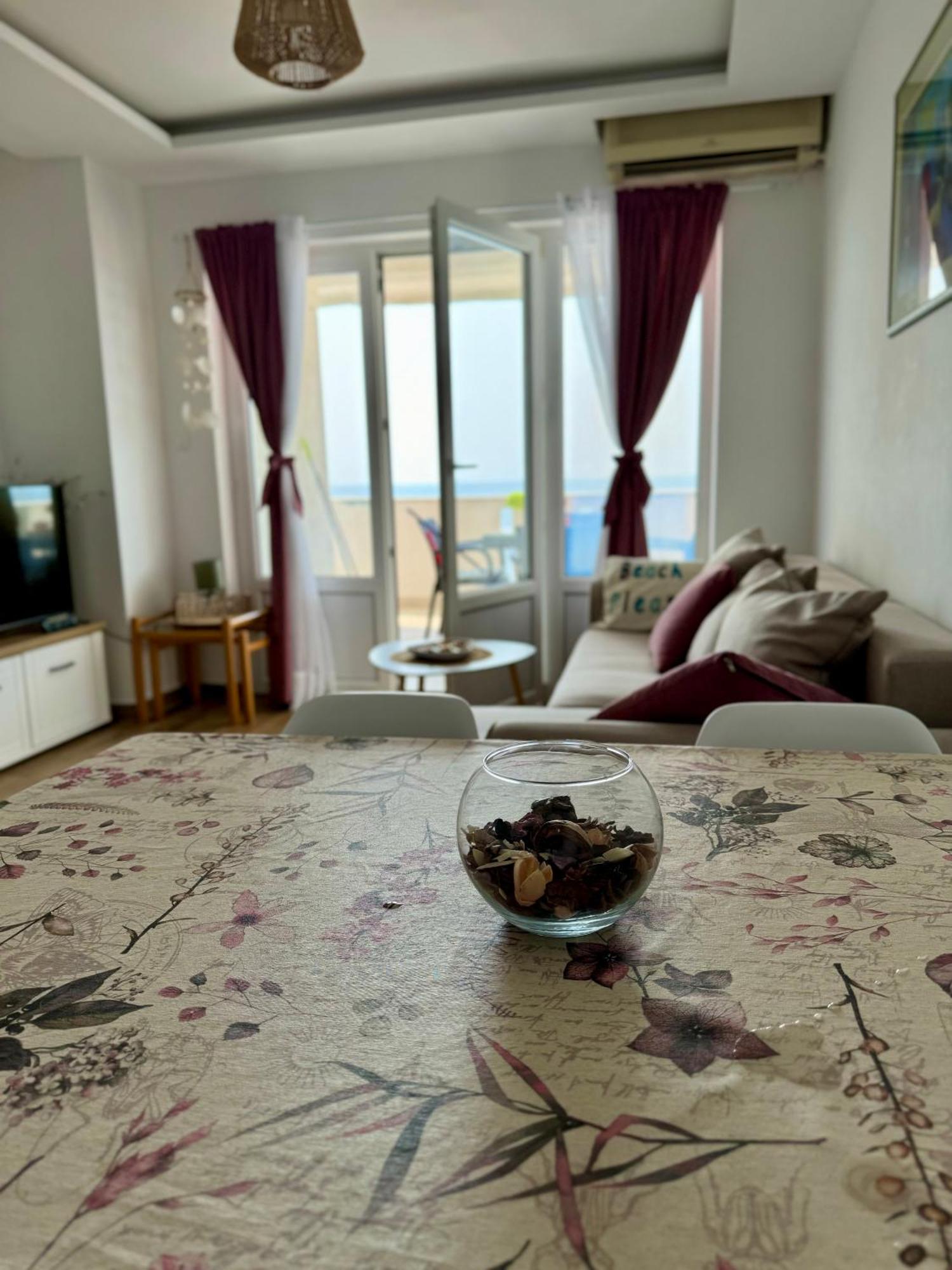 Pine&Sea Beach Retreat Sveti Stefan Esterno foto